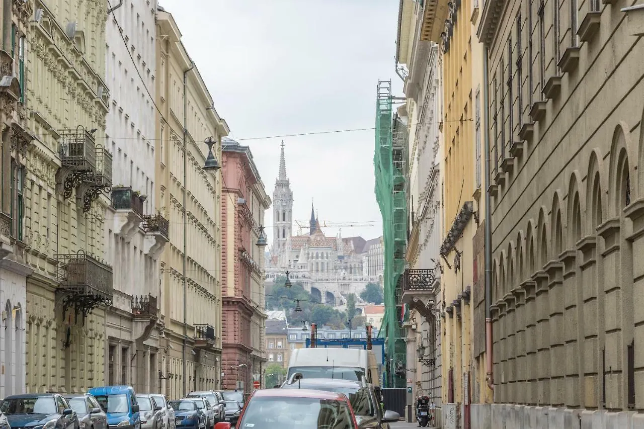 Atlanta Apartment Is In The Heart Of Budapest 0*,