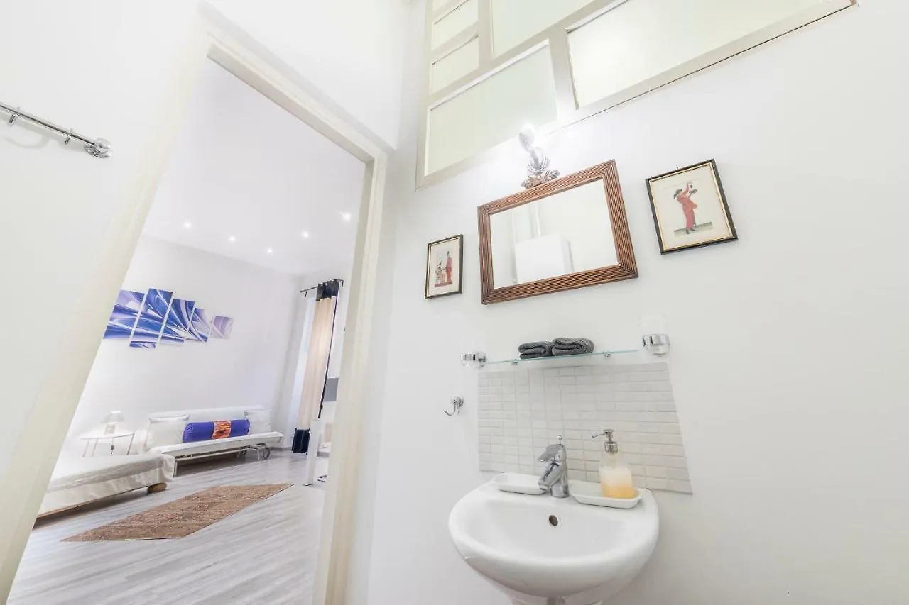 Atlanta Apartment Is In The Heart Of Budapest